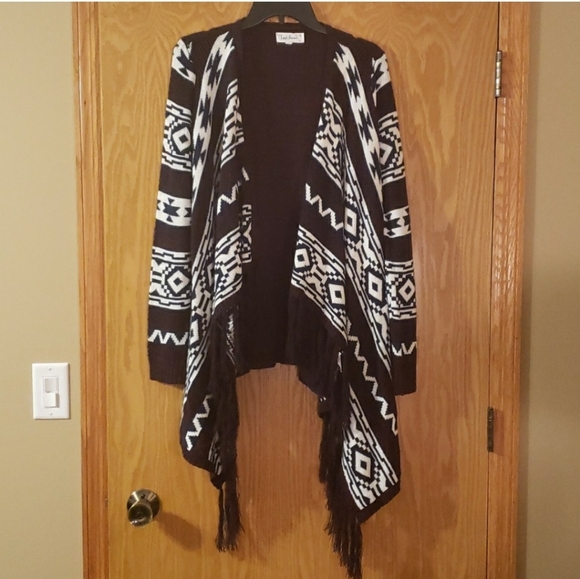 Cloud Chaser Tappered Front Cardigan with fringe - Picture 5 of 6